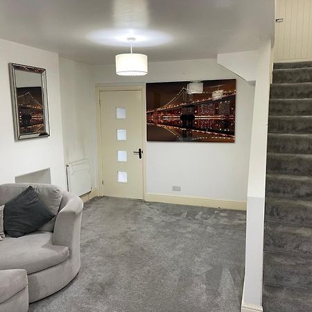 Welcome Rooms 54 Суиндън Екстериор снимка